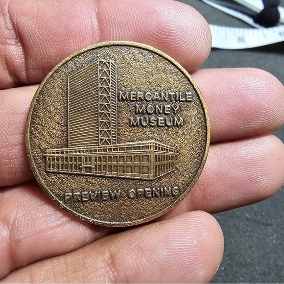 Mercantile Trust Company Money Museum 125 Years Of Service Bronze Commem. Token - Picture 1 of 3